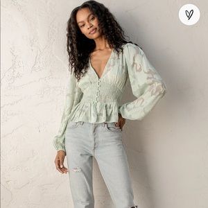 NWT Lulus long sleeve top sz SMALL